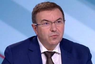 Министърът: Ще осигурим „зелени коридори“ за хората над 65 години  