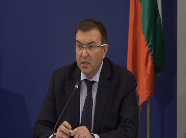 Здравният министър: Ще направя дори и невъзможното, за да овладеем тази ситуация (Обновена)