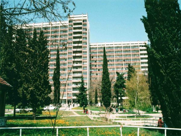Лекари в Стара Загора спасиха живота на бебе, родено с тегло 480 гр.