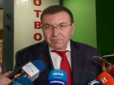 Проф. Ангелов: Лекарства има, прави се проверка за реекспорт
