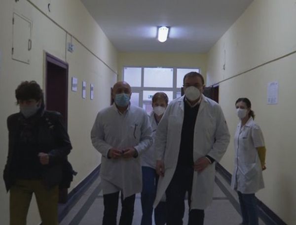 Министърът: Капацитетът на МБАЛ-Шумен към момента е запълнен