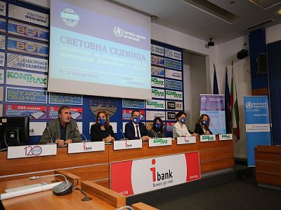 Пандемията от COVID на ръба да прелее в пандемия от антибиотична резистентност