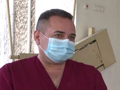 Неврохирург от Пловдив лекува пациенти с COVID в Златоград по време на отпуската си