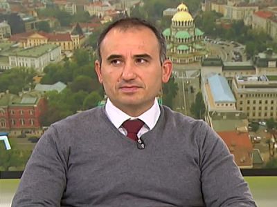 Доц. Александър Оскар: Невъзможно е да се управлява епидемия, ако обществото не е зряло и отговорно 