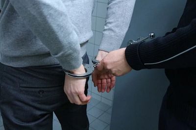 Разкриха схема за отрицателни PCR тестове, има задържан