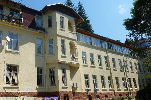 Продават имоти на белодробната болница в Искрец