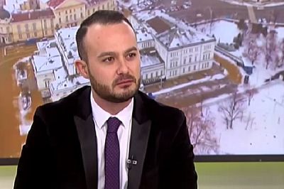 Петър Велков: Обществото тика системата към ново затваряне