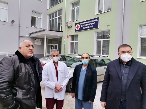 Министър Ангелов: Здравната система е абсолютно готова за ново натоварване от COVID (обновена)