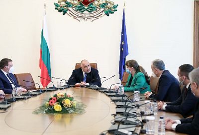 Чакаме още 240 000 дози ваксини до края на месеца