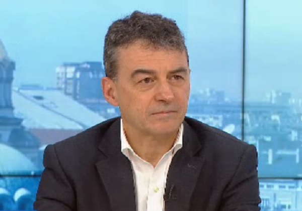 Проф. Петров: Въпрос на национална отговорност е да подхождаме правилно към имунизацията