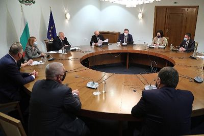 Над 24 млн. лв. отпусна правителството за осигуряване на 36 000 флакона ремдесивир