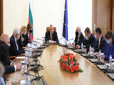 Националният оперативен щаб  прекратява дейността си