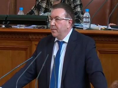 Проф. Ангелов от парламента: Лекарите знаят кой е бил до тях в трудните моменти 