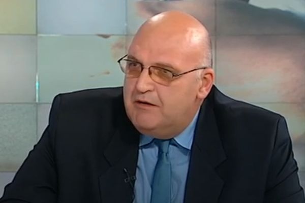 Д-р Брънзалов: Не знам какво може повече да се направи, за да се убедят българите да се ваксинират