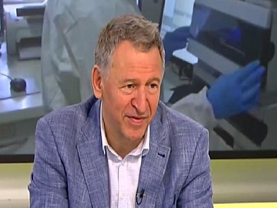 Кацаров: Решението за ваксинация не трябва да е заради „подкуп“ с почивка или ваучер  