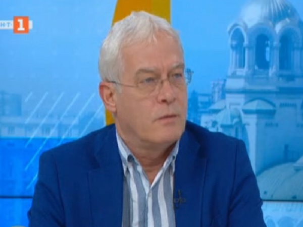 Проф. Салчев: НЗОК се разплаща по график и няма да спре плащанията