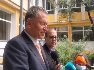 Министър Кацаров: Планираме поне 150 COVID зони в извънболничната помощ 