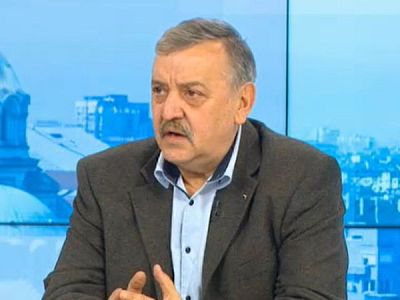 Проф. Кантарджиев: Трябва да продължим да убеждаваме хората да се ваксинират