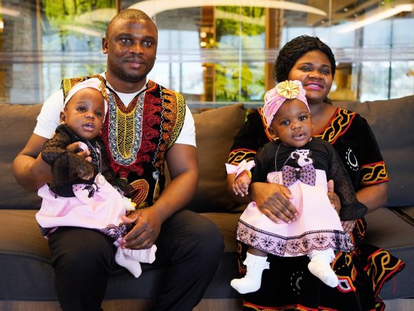 Разделиха сиамски близнаци след 27-часова операция