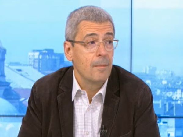 Проф. Гетов: Новите лекарства срещу COVID не отменят необходимостта от ваксинация 