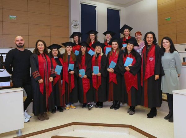 В МУ-Пловдив раздадоха дипломите на новите асистенти на лекаря по дентална медицина