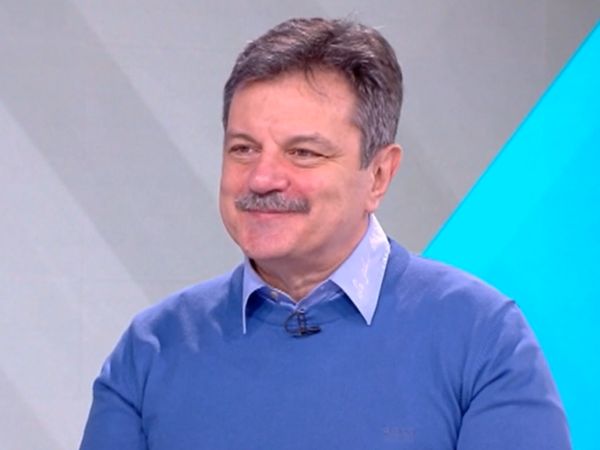 Д-р Симидчиев: Трета доза може да ни предпази от омикрон