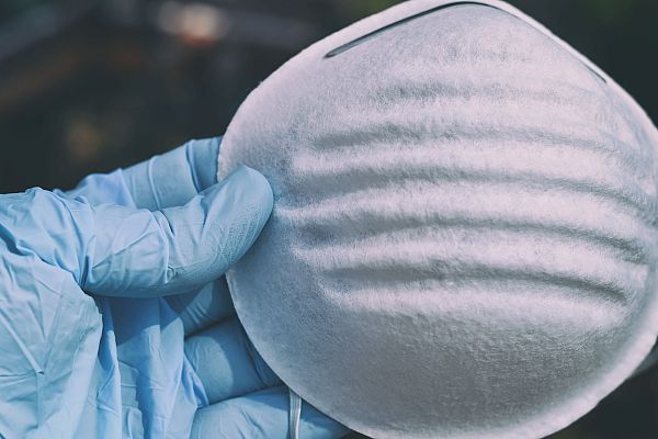 Японски учени създадоха маска с щраусови антитела, която открива COVID-19