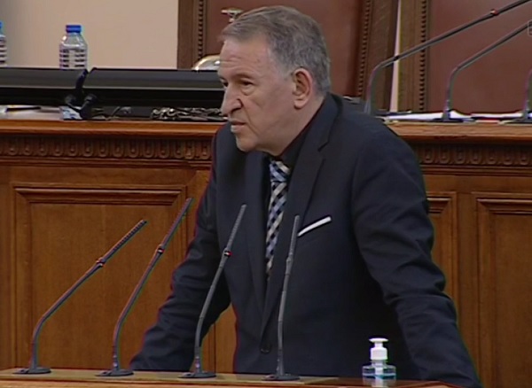Министърът: Няма теле под вола в Казичене