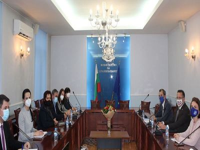 Проф. Сербезова към СЗО: Основен приоритет е повишаване броя на ваксинираните у нас
