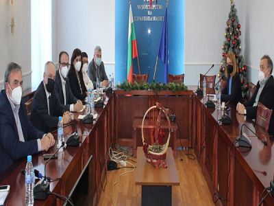 Обмисля се 24-часов достъп в някои COVID зони в София