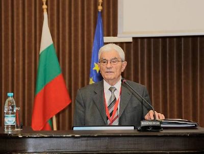 Акад. Петрунов: Срамно и недопустимо е лекар да издаде фалшив сертификат