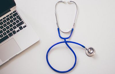 Великобритания: Частният здравен сектор подава ръка на NHS заради кризата с омикрон 