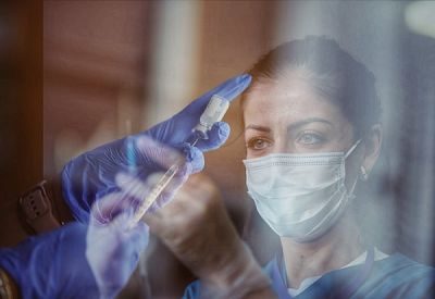 Едва 64 са непълнолетните с поставена бустерна доза срещу COVID