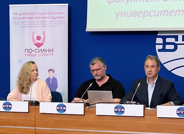 Проф. Момеков: Срещу състава на ваксините говорят най-вече хора, които ядат кренвирши