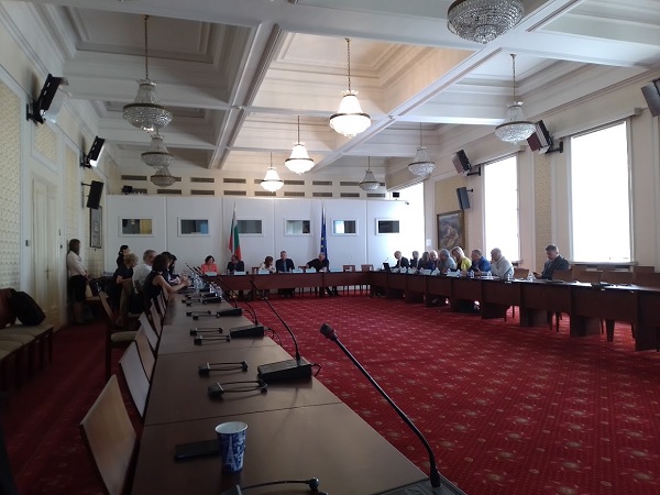 СЗО: Държавата трябва да покрие здравните вноски на най-бедните