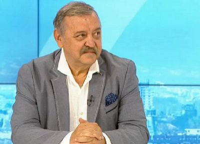 Проф. Кантарджиев: Може би министърът ще предприеме мерки по промяна на подхода към пандемията