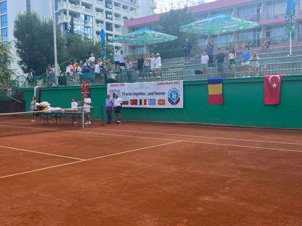 Отборът на Турция спечели Балканиадата по тенис за лекари и зъболекари