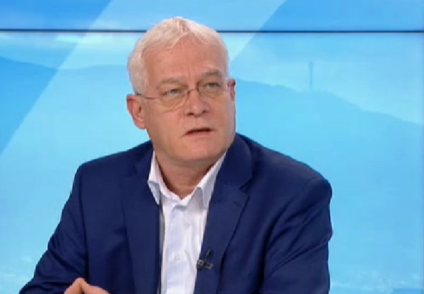 Проф. Салчев: Предлагаме нова политика в осигуряването на лекарства   