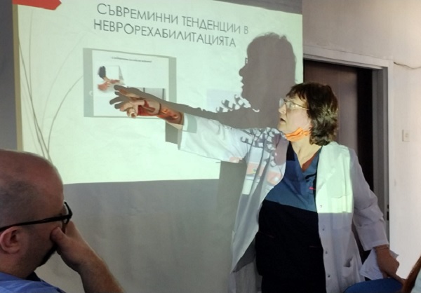 В УМБАЛ „Св. Анна“ представиха новостите в лечението на инсулт на пациенти и близките им