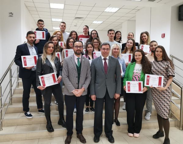 29 студенти завършиха курс по лазерна дентална медицина в МУ-Пловдив