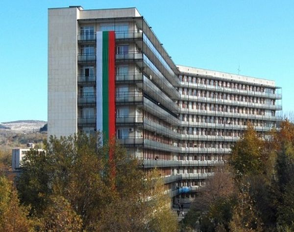 Кардиолози от Кърджали спасиха бременна жена с остър инфаркт на миокарда