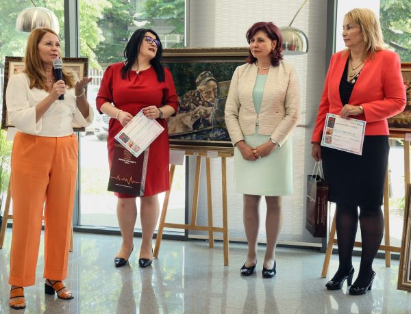 Лекари помагат с картини на деца с онкологични заболявания в Пловдив