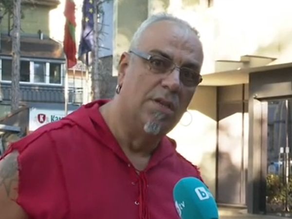 Мъж с рак на гърдата за безплатната хормонална терапия: Първа крачка към спечелване на битката