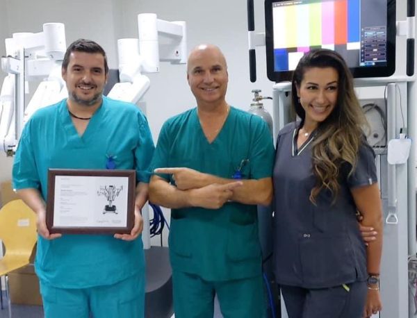 Лекари от Пловдив направиха 400 успешни операции с робот