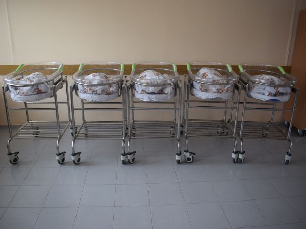Неонатологията на МБАЛ – Пазарджик вече е с нови легла за новородените