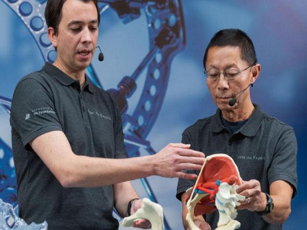 Ортопеди от световна величина провеждат курс по ставно протезиране у нас