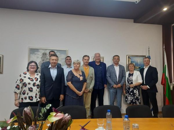 МУ – Варна и Изследователският институт по остеосинтеза в Давос ще работят по съвместни проекти