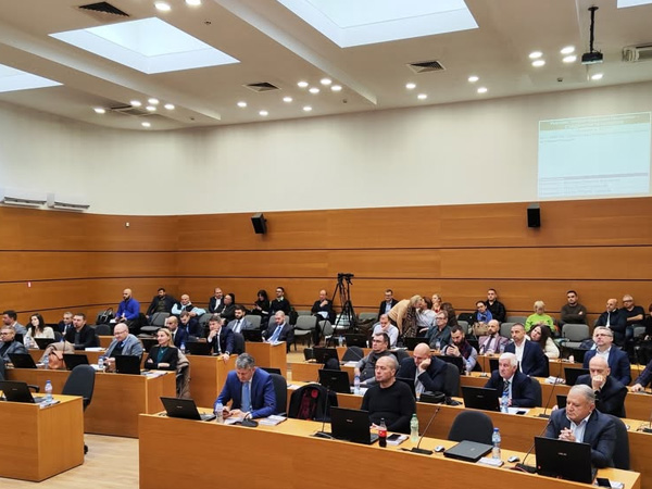 Увеличават с 10% заплатите в здравните училищни кабинети в Пловдив