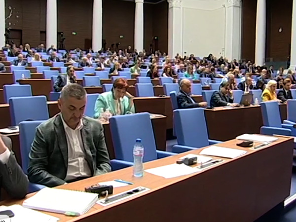 ЗЛЗ влезе извънредно в дневния ред на парламента