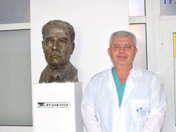 Д-р Харалампиев: Блестящият хирург се отличава от посредствения с готовността си да се отдаде изцяло на професията